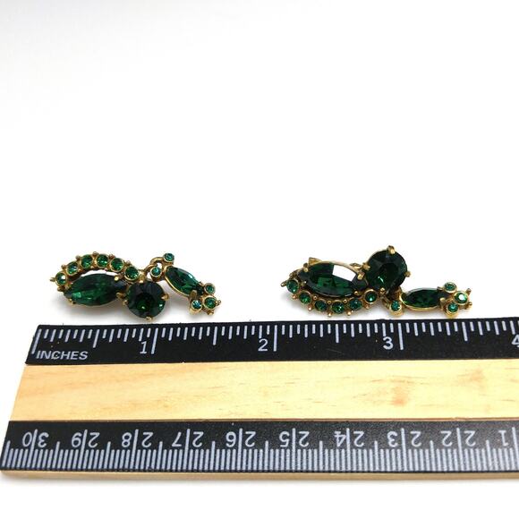 Vintage Hollycraft Green Rhinestone Earrings, Gold Plated Dangle, 1960s - Picture 6 of 10